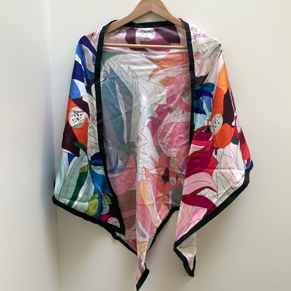 Pom Amsterdam | Silk Shawl - Picture 5 of 9